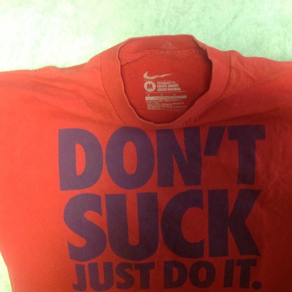 Nike tshirt - Picture 2 of 2